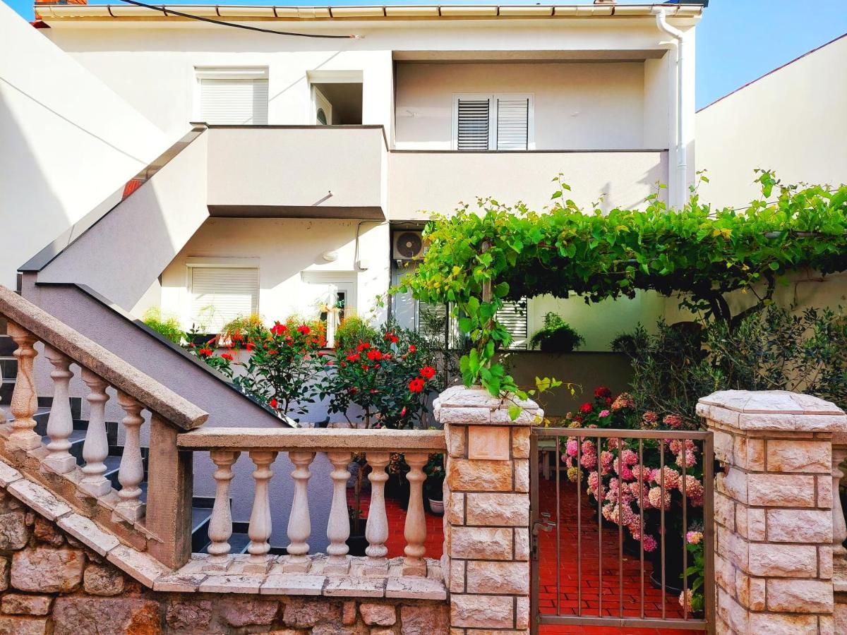 Apartment Eli Паг Экстерьер фото